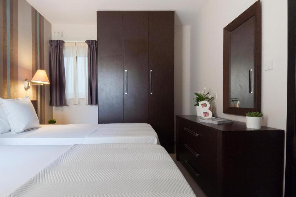 Valletta View Apartments By St Hotels Gzira Exterior photo