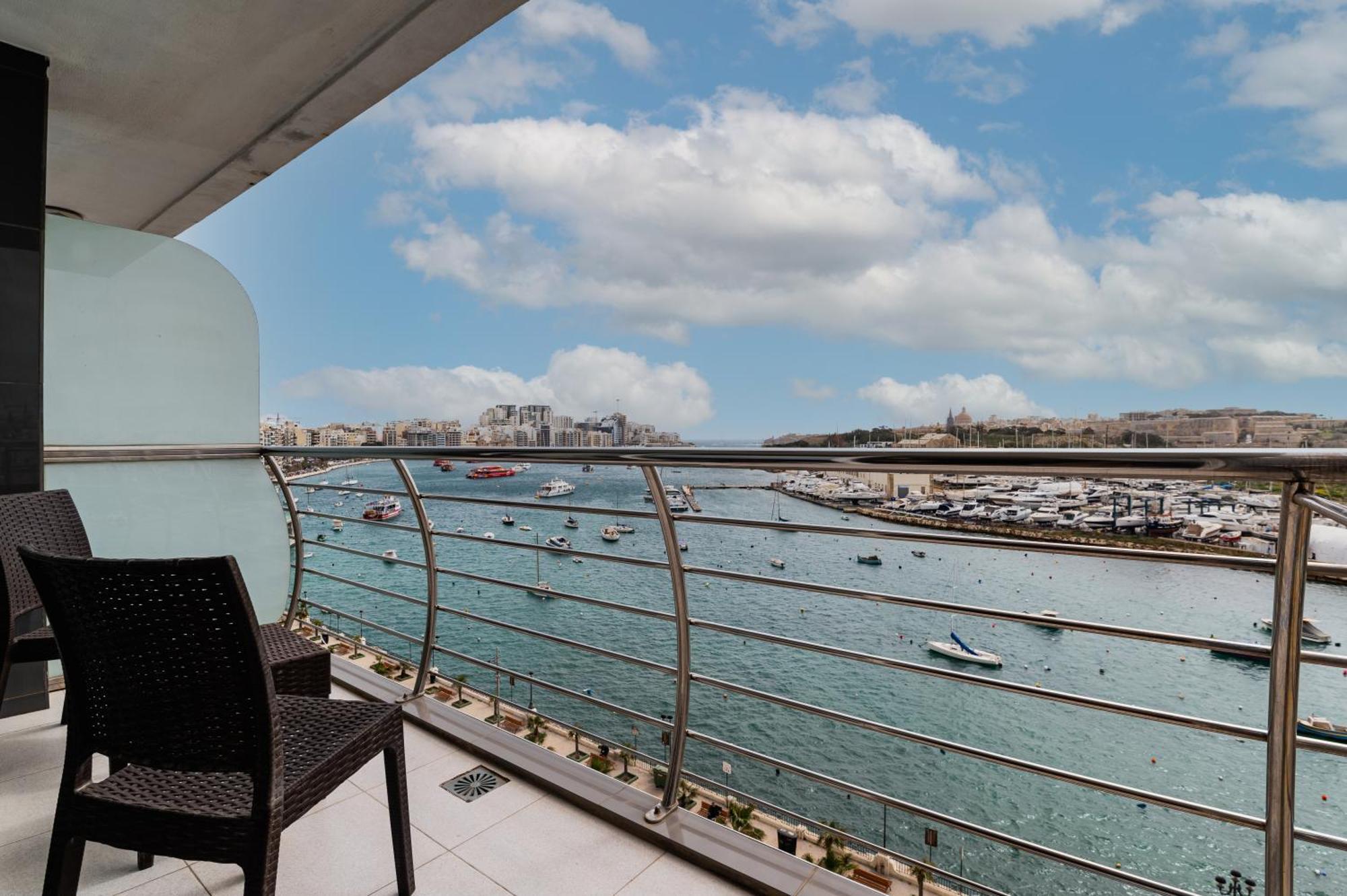 Valletta View Apartments By St Hotels Gzira Exterior photo